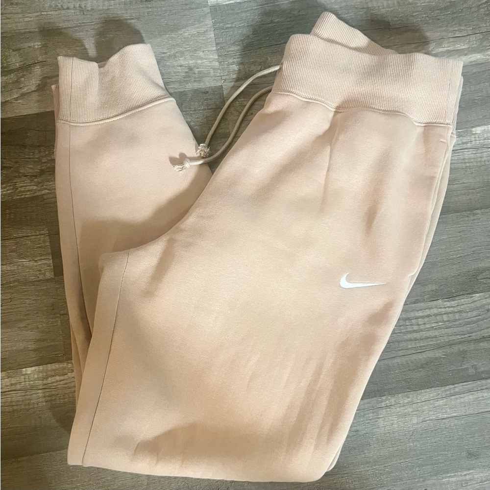 Women’s Nike Phoenix Fleece High-Waisted Joggers